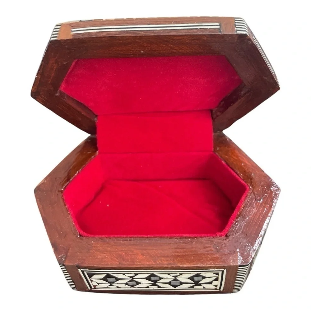 Vtg Middle Eastern Shell and Wood Marquetry Trinket Box